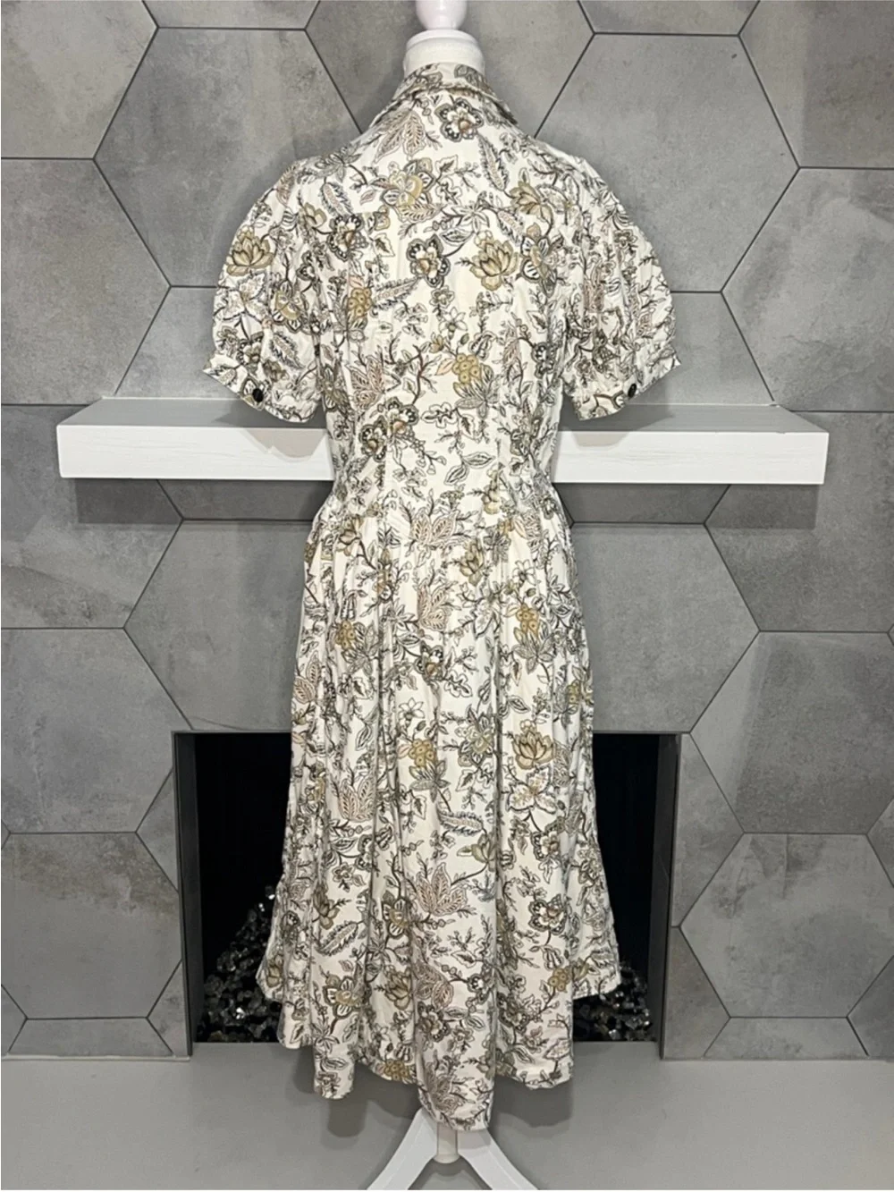Floral Button-Front Midi Dress in Cream and Brown - Picture 4 of 14